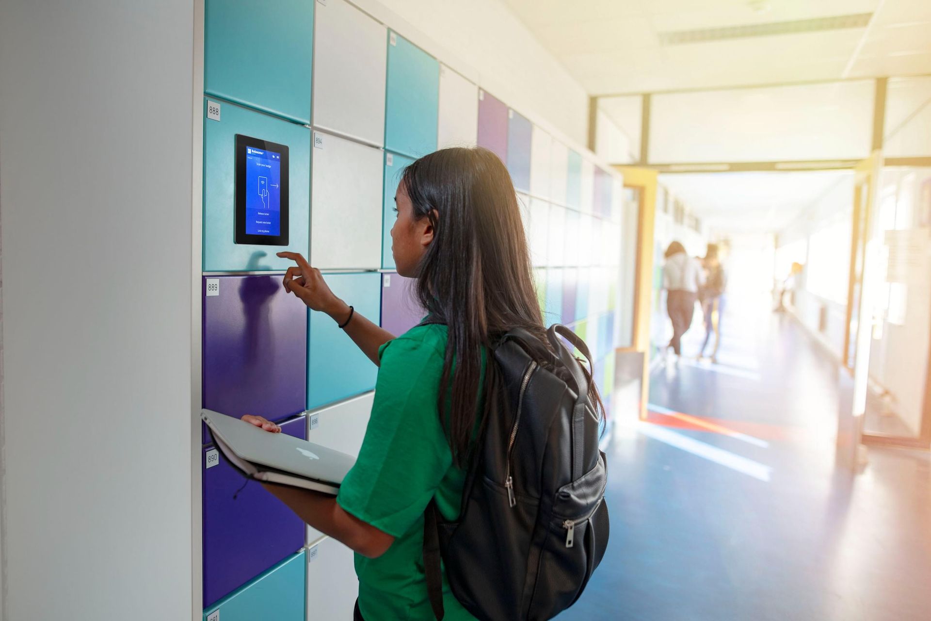 MÔ HÌNH SMART LOCKER - TỦ ĐỂ ĐỒ THÔNG MINH PHỔ BIẾN NHƯ THẾ NÀO Mô hình smart locker - tủ gửi đồ thông minh phổ biến như thế nào?