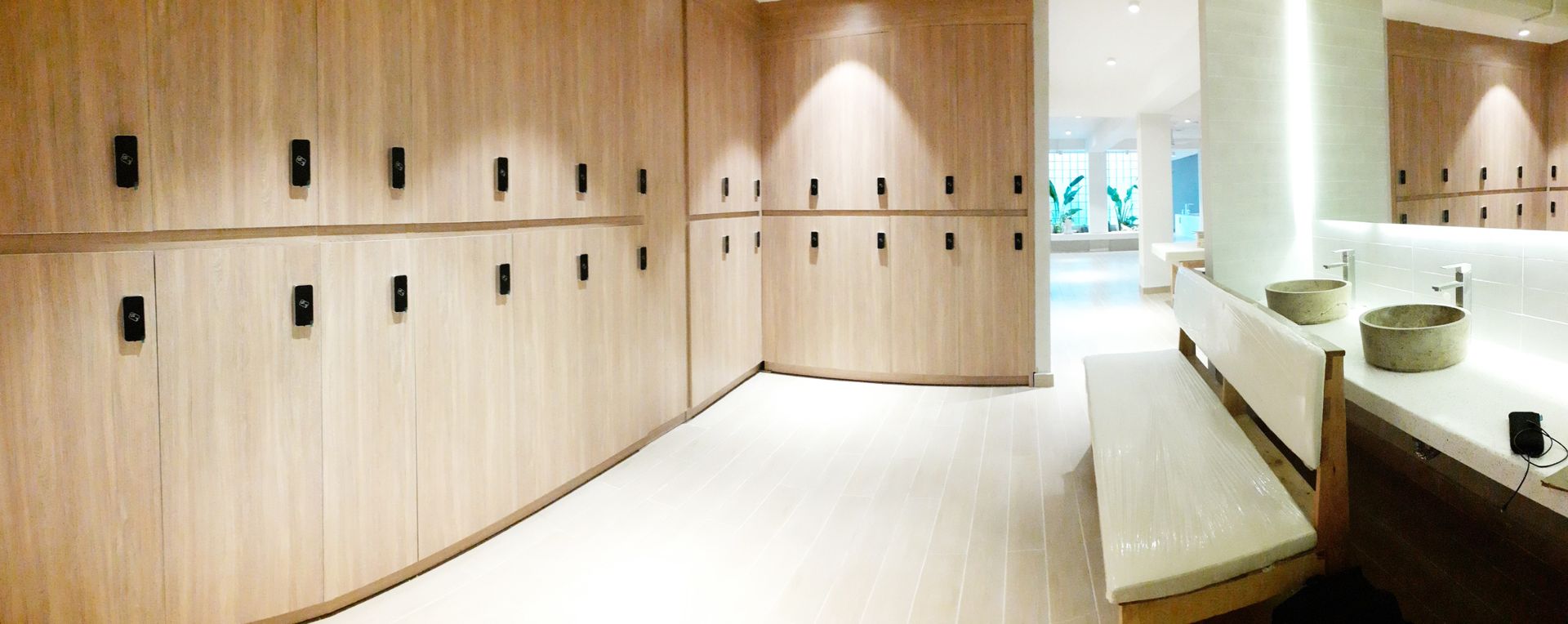 MÔ HÌNH SMART LOCKER - TỦ ĐỂ ĐỒ THÔNG MINH PHỔ BIẾN NHƯ THẾ NÀO Mô hình smart locker - tủ gửi đồ thông minh phổ biến như thế nào?
