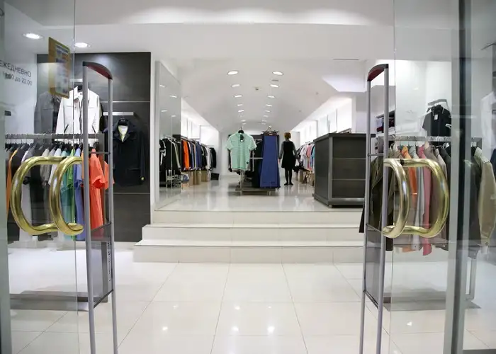NÊN DÙNG CÔNG NGHỆ EAS HAY RFID